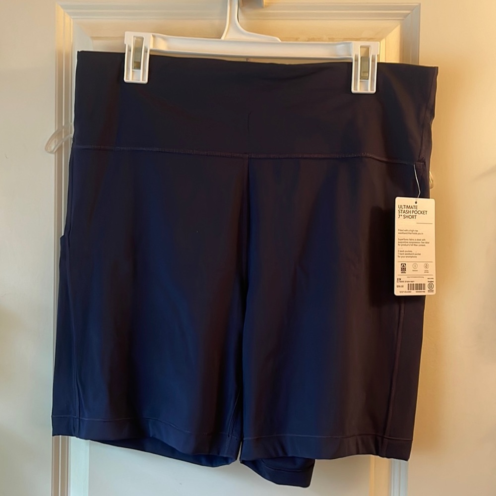 BNWT Athleta Navy Ultimate Stash Pocket Short 7”